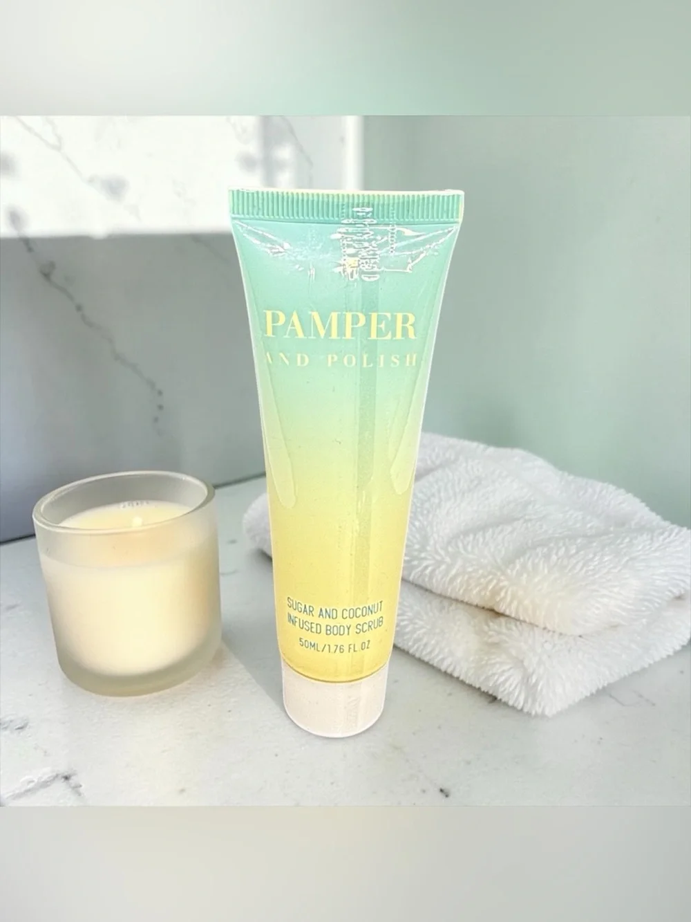 🥥PAMPER AND POLISH🥥Sugar & Coconut Body Scrub/NIP